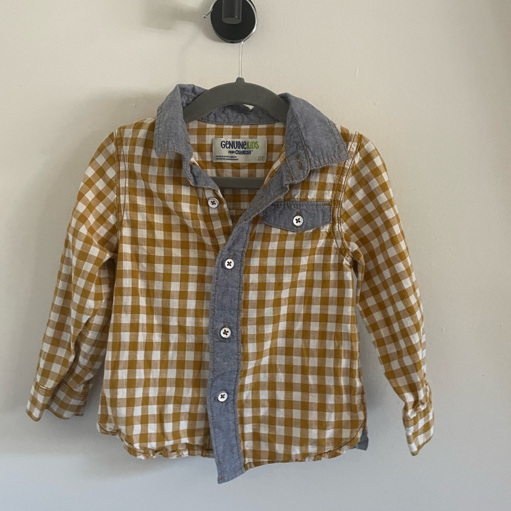 Oshkosh plaid button up shirt